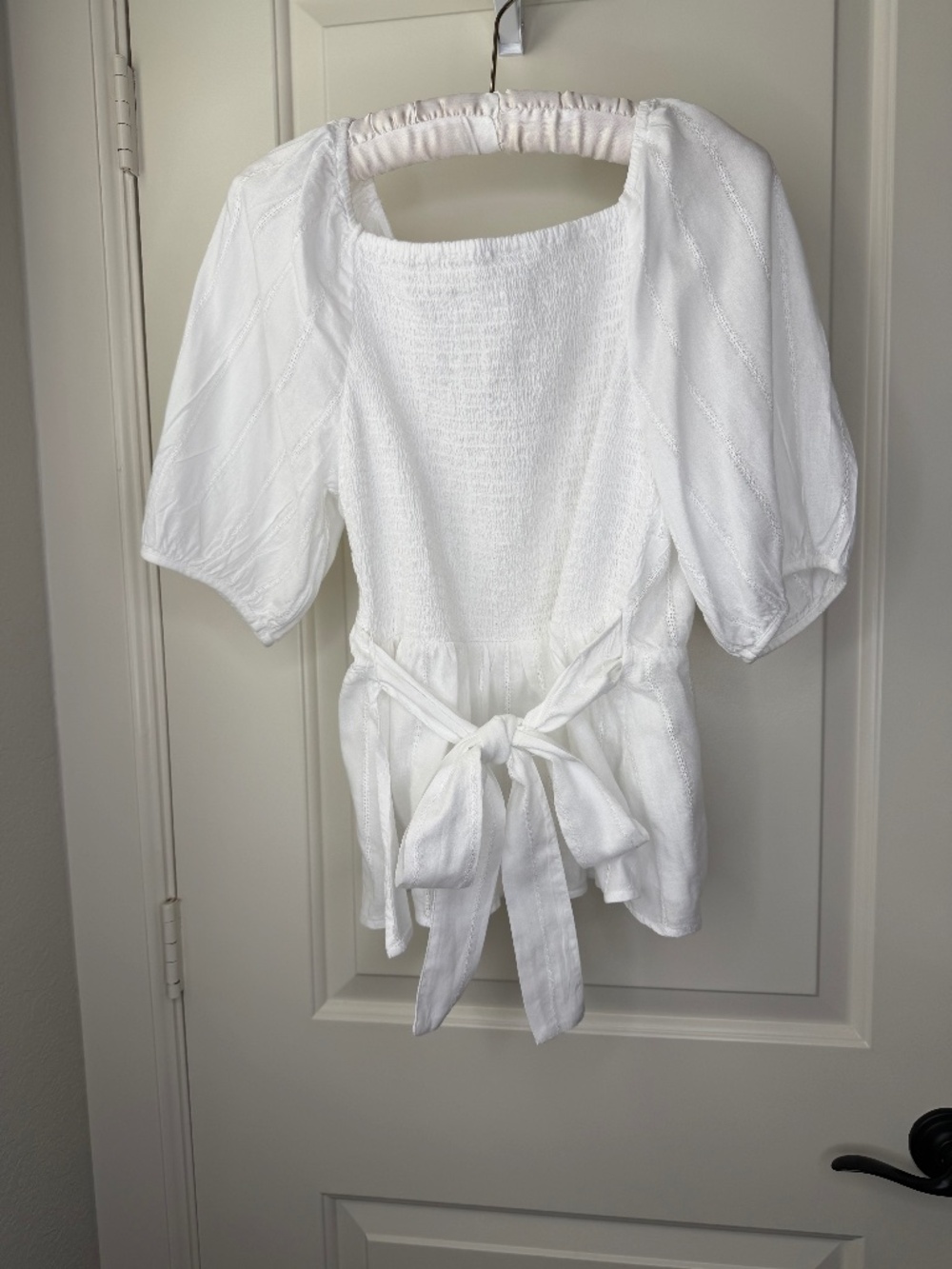 Old Navy White Smocked Wrap Blouse Puff‎ Sleeves Size Medium